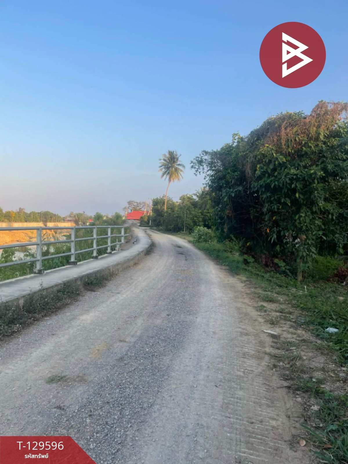ขายที่ดินบ้าน 3 งาน 56 ตร.วา ทำเลใกล้แม่น้ำเพชรบุรี บรรยากาศบ้านสวน ใกล้แหล่งท่องเที่ยว