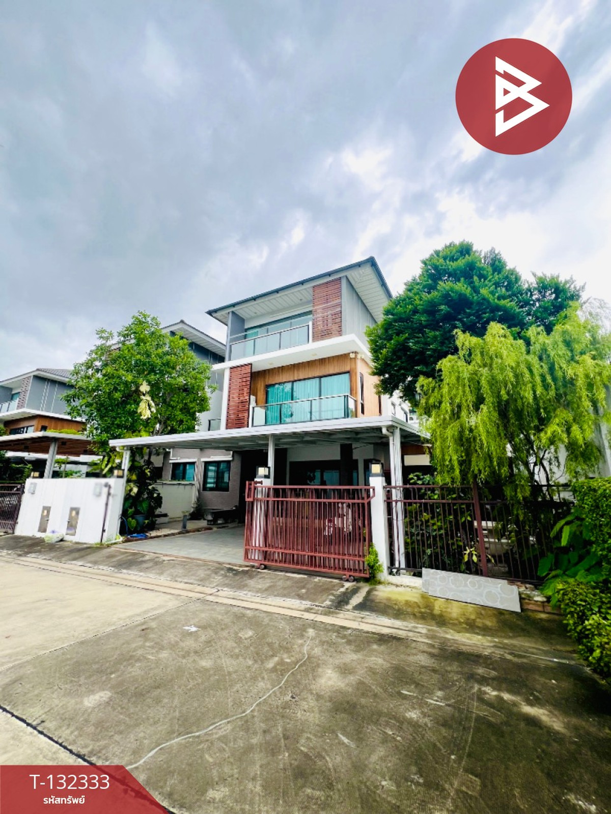 ขายบ้านแฝด หมู่บ้านศุภาลัย เอสเซ้นส์ ลาดพร้าว บางกะปิ กรุงเทพมหานคร