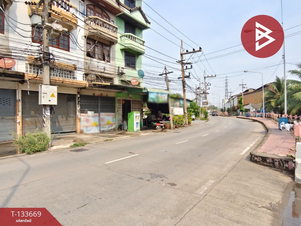 ขายอาคารพาณิชย์ 3 ชั้น เนื้อที่ 30.8 ตร.วา กระทุ่มแบน สมุทรสาคร