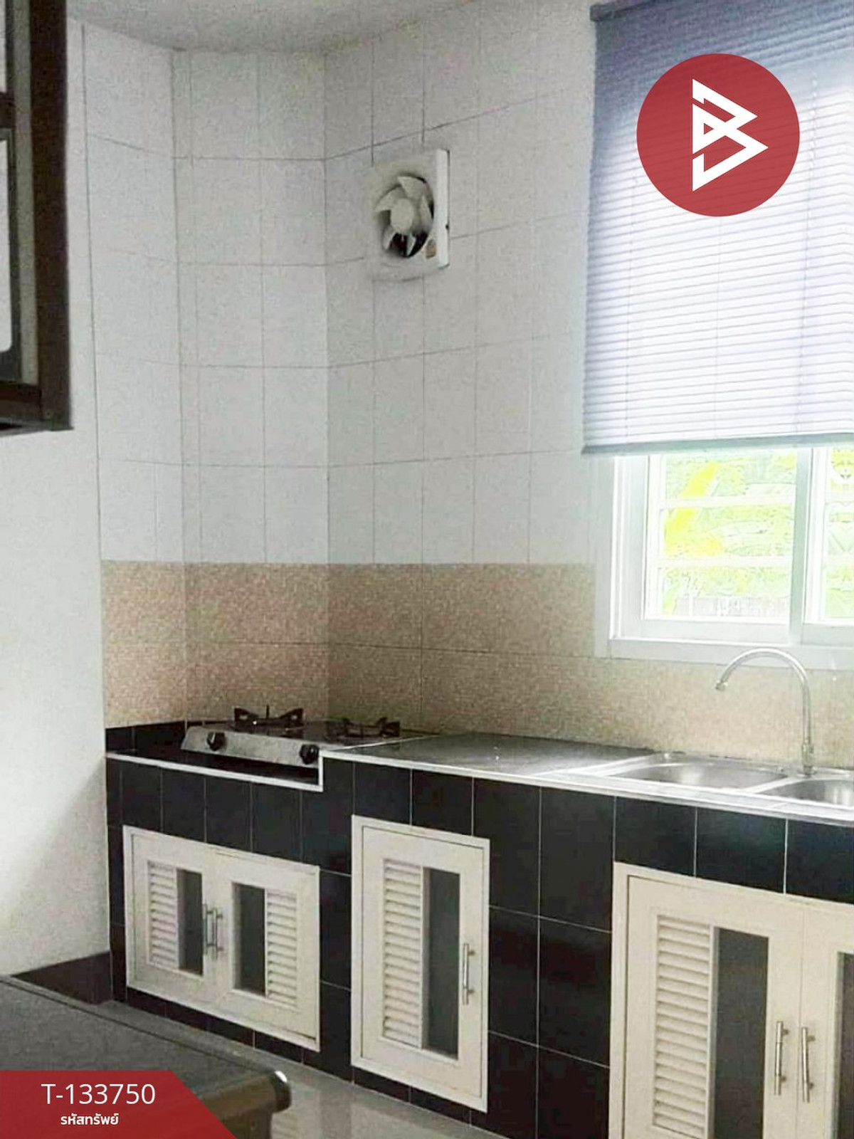 ขายอาคารพาณิชย์ 3 ชั้น เนื้อที่ 21.3 ตร.วา บ้านค่าย ระยอง