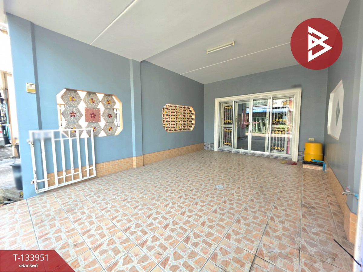 ขายทาวน์เฮ้าส์ หมู่บ้านอีสแลนด์แอนด์เฮ้าส์ ชลบุรี (East Land & House) ชลบุรี