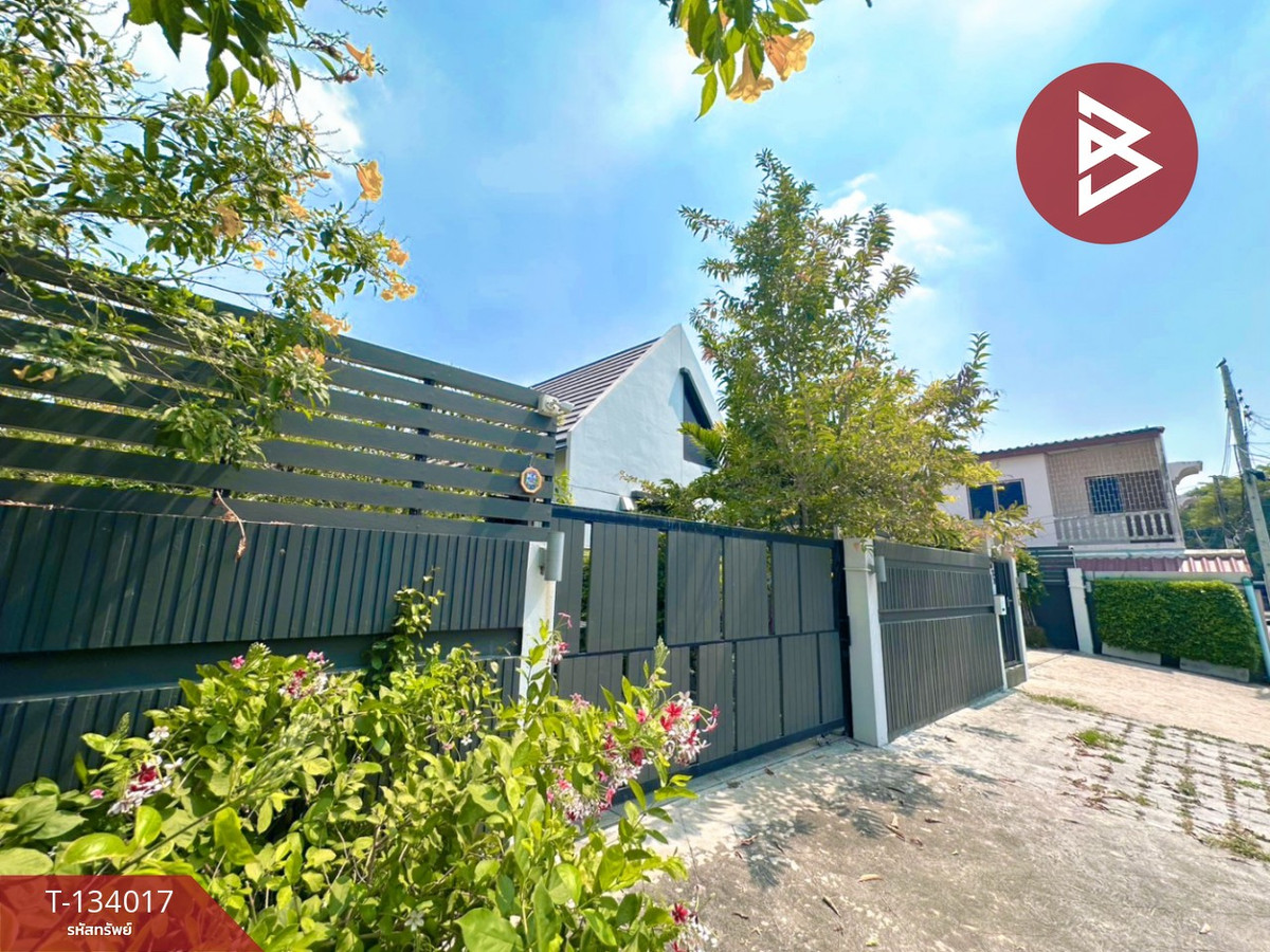 ขายบ้านเดี่ยวชั้นเดียว เนื้อที่ 118 ตร.วา เมืองสิงห์บุรี ทำเลดีติดถนน