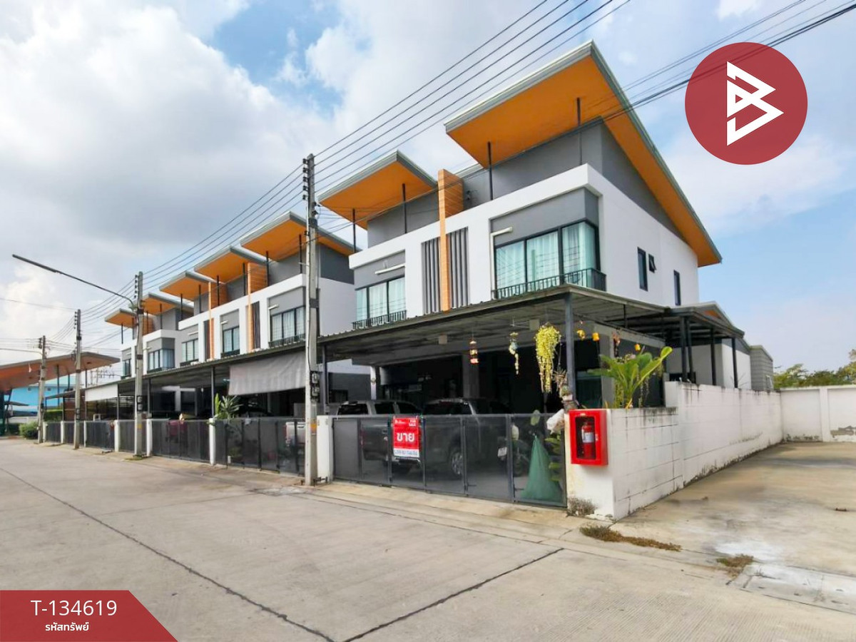 ขายบ้านแฝดหลังริม หมู่บ้านนิรันดาพลัส (Niranda Plus) พานทอง ชลบุรี