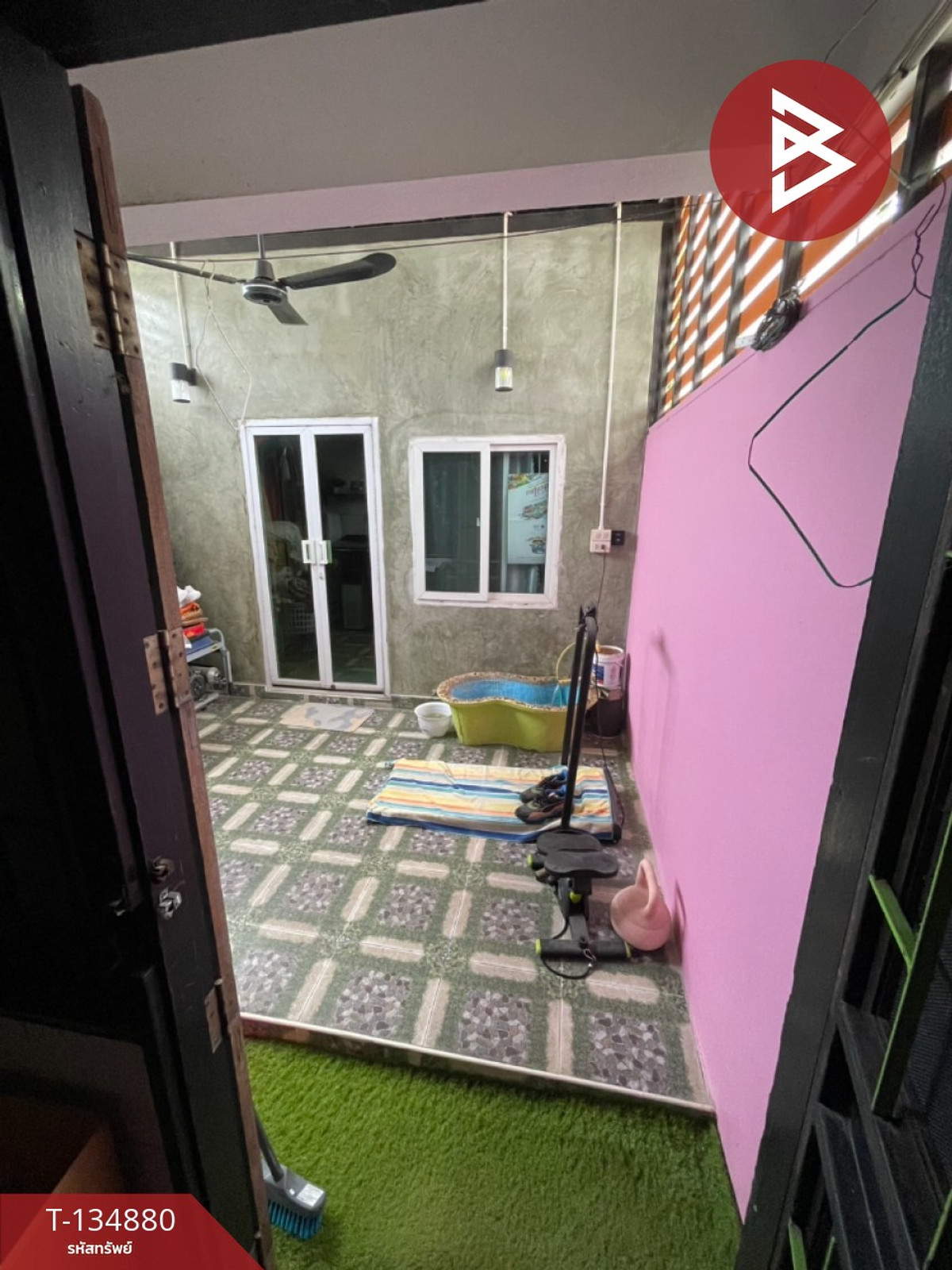 ขายอาคารพาณิชย์ 3 ชั้น เนื้อที่ 25 ตร.วา บ้านสวน ชลบุรี