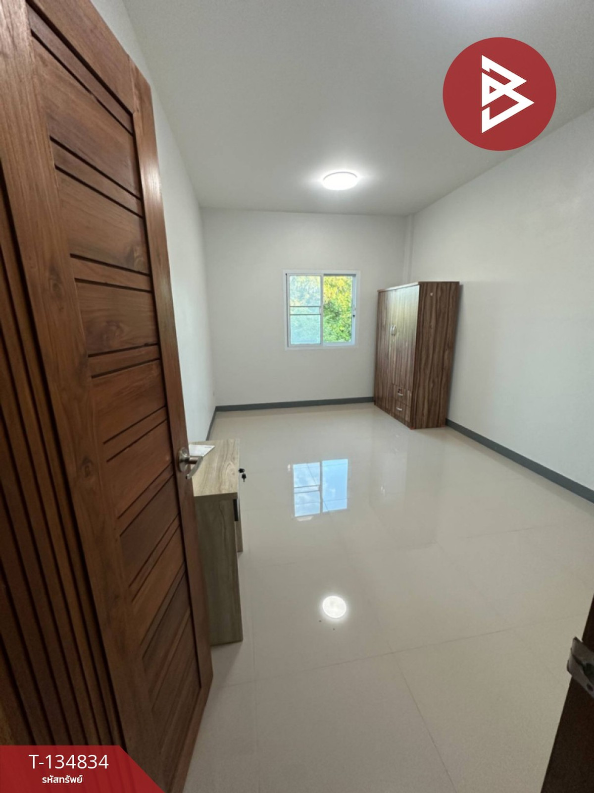 ขายทาวน์เฮ้าส์ 2 ชั้น เนื้อที่ 23.8 ตารางวา ต.ท่าเสา อุตรดิตถ์