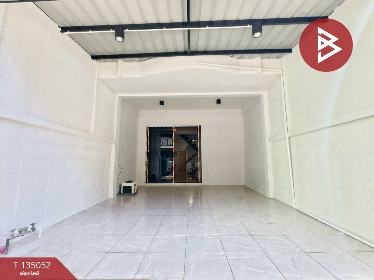 ขายทาวน์เฮ้าส์ หมู่บ้านชุมชน 300 ห้อง มหาชัย สมุทรสาคร รีโนเวทใหม่