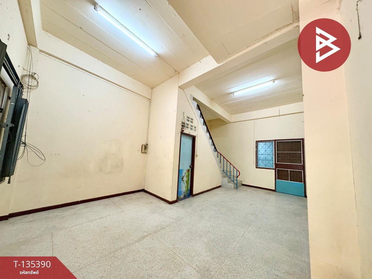 ขายทาวน์เฮ้าส์ 2 ชั้น เนื้อที่ 19.1 ตารางวา เมืองตาคลี นครสวรรค์