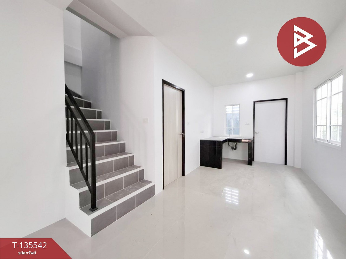 ขายทาวน์เฮ้าส์ 2 ชั้น มี 3 หลังสร้างใหม่ ต.ลาดใหญ่ สมุทรสงคราม