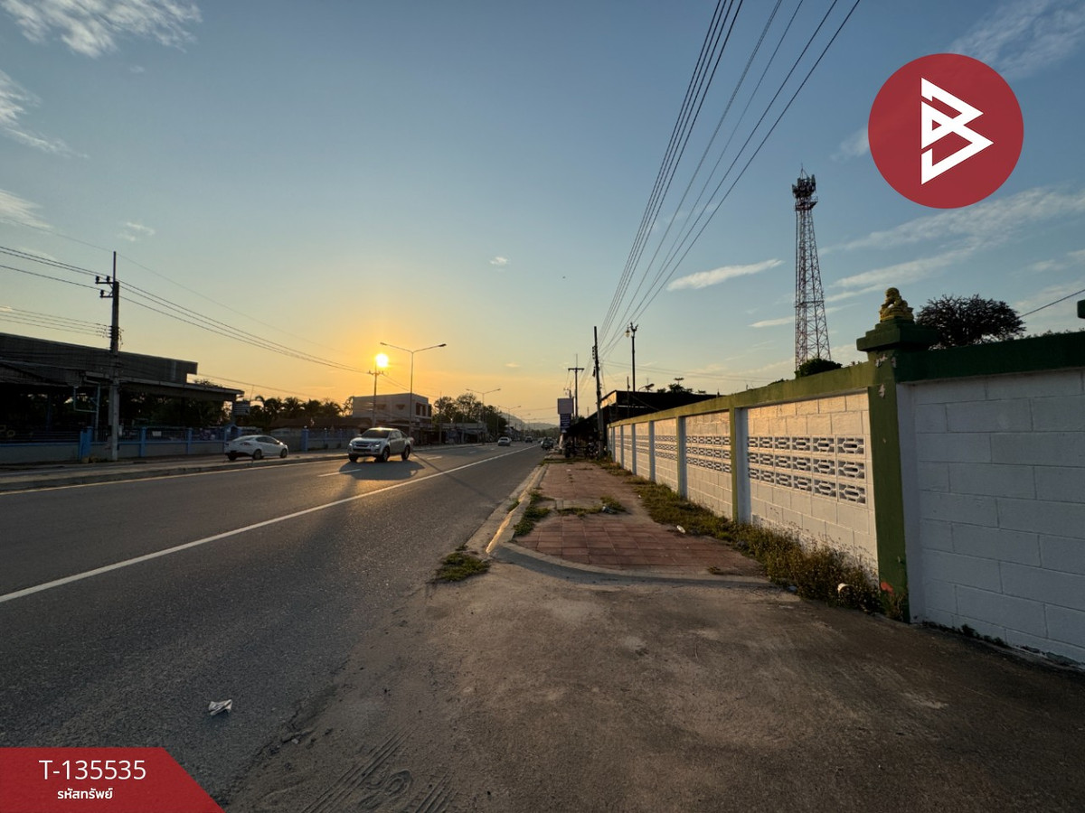 ขายที่ดินพร้อมสำนักงาน เนื้อที่ 3 งาน 84 ตารางวา ต.สำนักท้อน จ.ระยอง