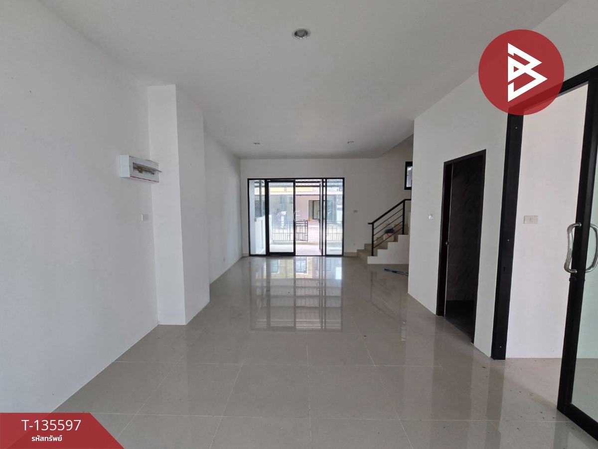 ขายทาวน์เฮ้าส์ 2 ชั้น เนื้อที่ 27.5 ตร.วา ท่าช้าง จันทบุรี