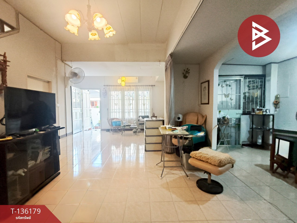 ขายทาวน์เฮ้าส์ หมู่บ้านเพชรงาม แพรกษา สมุทรปราการ