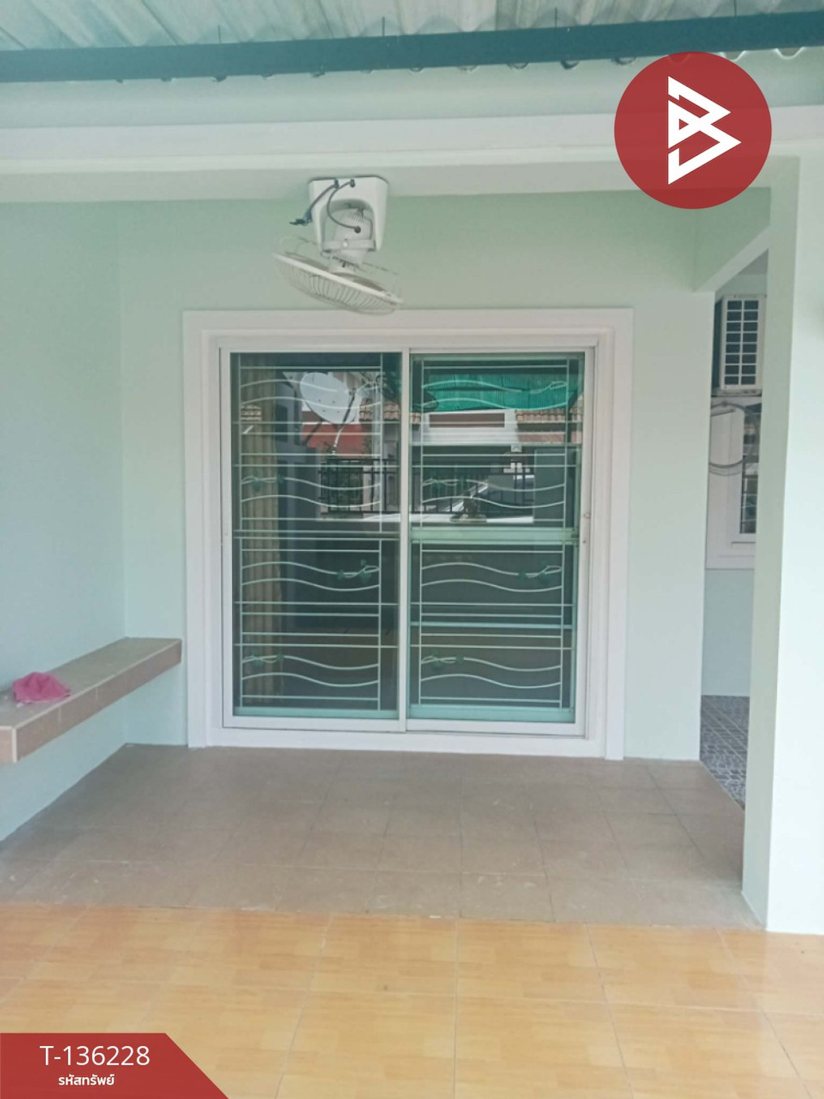 ขายทาวน์เฮ้าส์ หมู่บ้านเซนสิริทาวน์ 1 สุขุมวิท-แยกเจ (Censiri Town 1) ชลบุรี