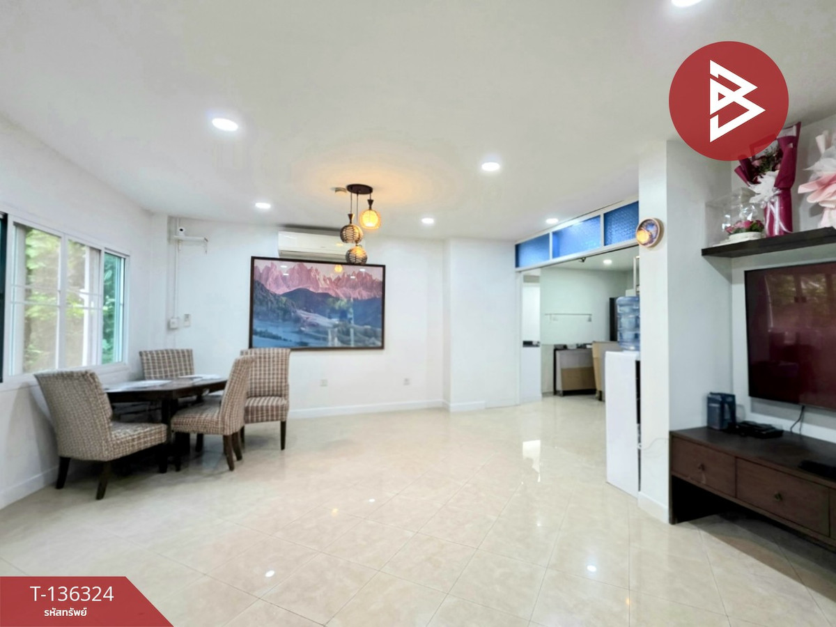 ขายบ้านเดี่ยวหลังมุม หมู่บ้านรอยัลพาร์ควิลล์ สุวินทวงศ์ กรุงเทพฯ ติดถนนเมนหมู่บ้าน