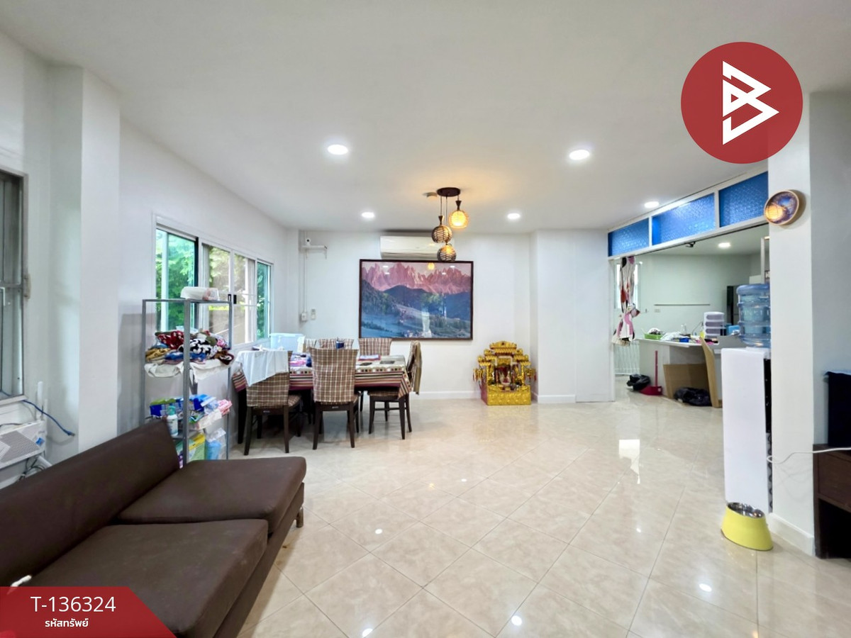 ขายบ้านเดี่ยวหลังมุม หมู่บ้านรอยัลพาร์ควิลล์ สุวินทวงศ์ กรุงเทพฯ ติดถนนเมนหมู่บ้าน