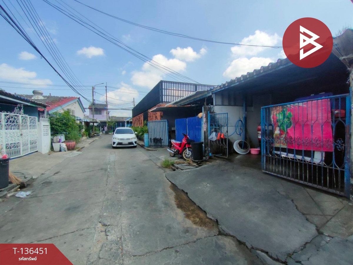 ขายทาวน์เฮ้าส์ หมู่บ้านหลังคาแดง เคหะร่มเกล้า24 กรุงเทพมหานคร