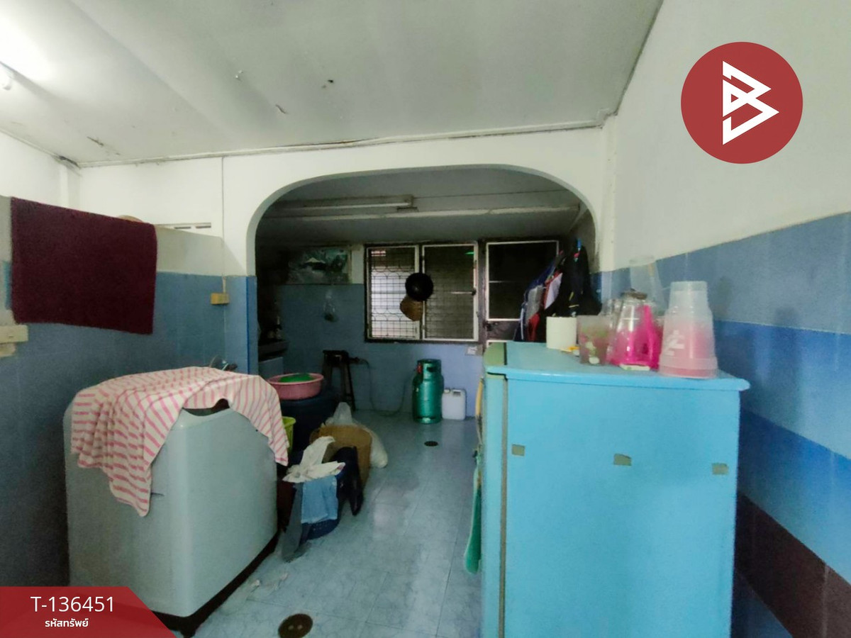 ขายทาวน์เฮ้าส์ หมู่บ้านหลังคาแดง เคหะร่มเกล้า24 กรุงเทพมหานคร