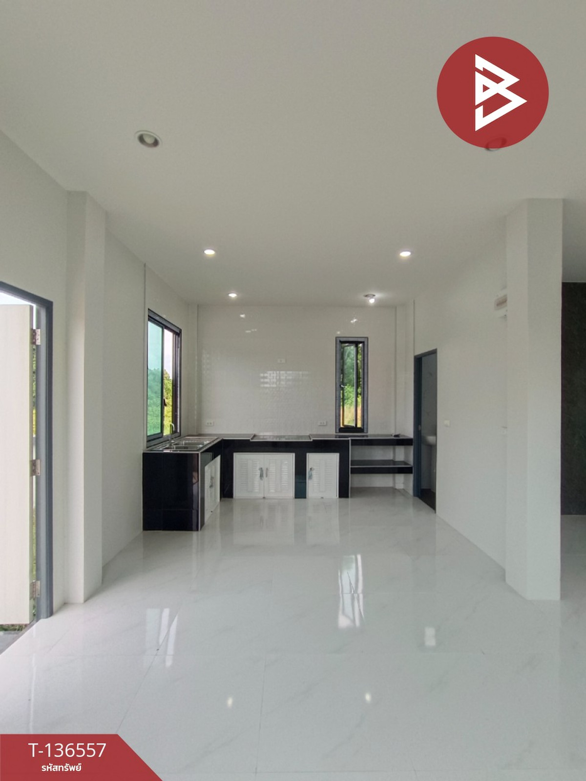 ขายบ้านเดี่ยว 2 ชั้น เนื้อที่ 37.3 ตารางวา ต.หนองเสม็ด ตราด ทำเลดีติดถนน