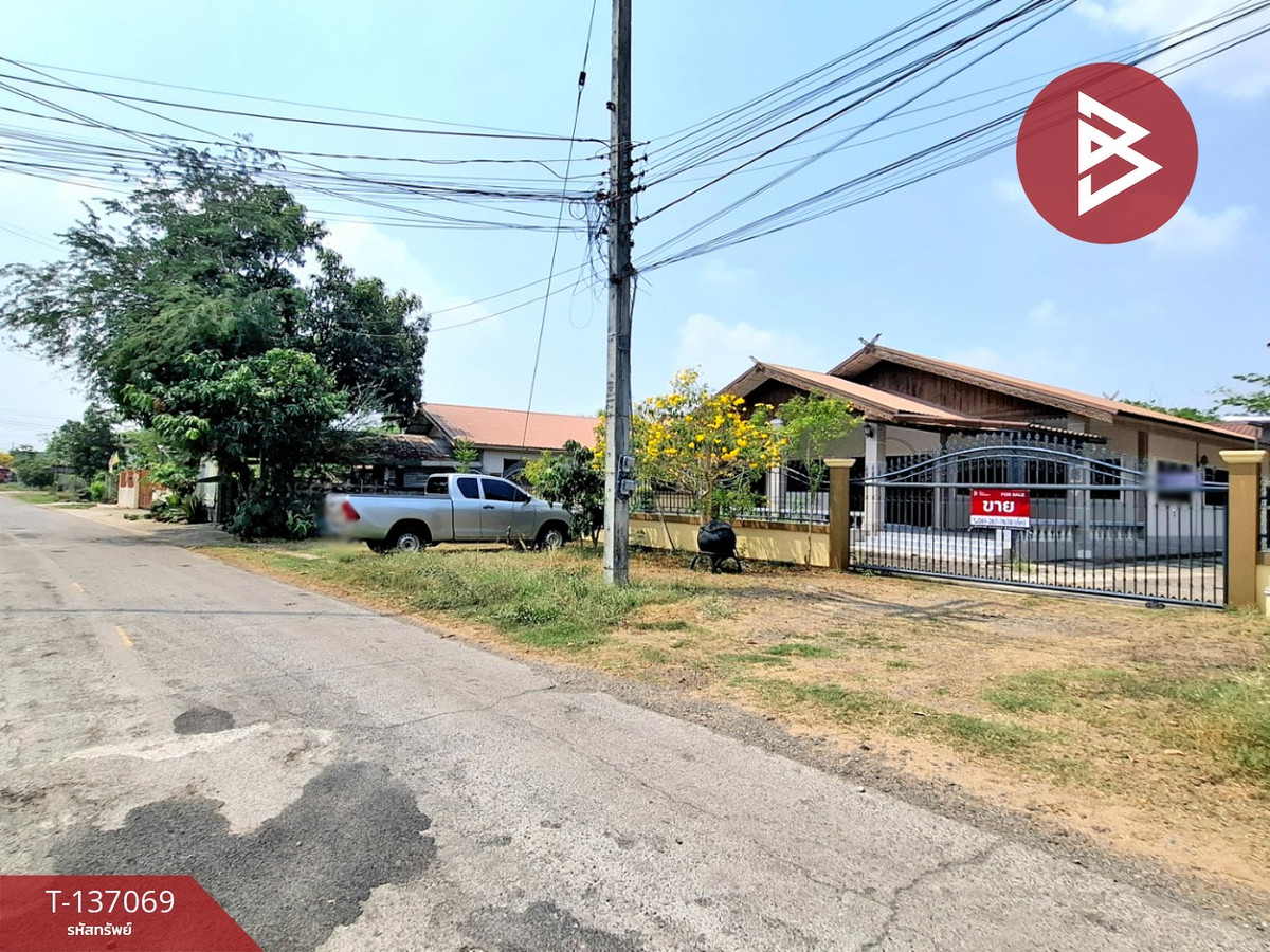 ขายบ้านเดี่ยว พร้อมโกดัง เนื้อที่ 200 ตารางวา บ้านโนนเดื่อ อ.ธวัชบุรี ร้อยเอ็ด