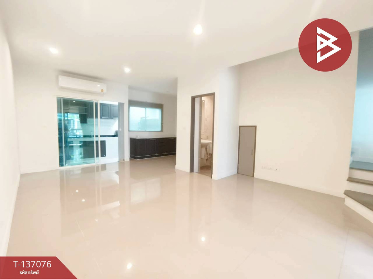 ขายทาวน์โฮม หมู่บ้านสัมมากร อเวนิว สุวรรณภูมิ ลาดกระบัง กรุงเทพมหานคร