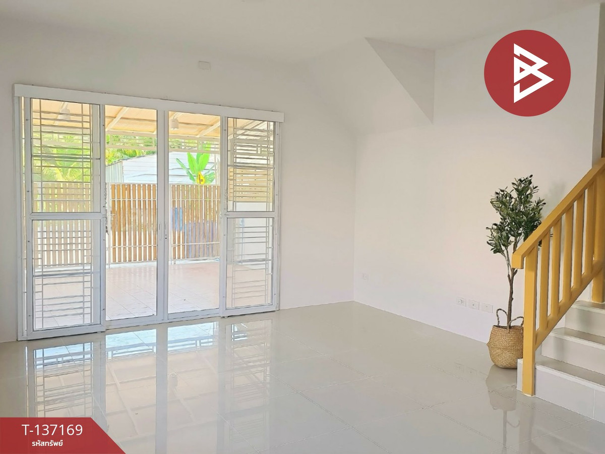 ขายทาวน์เฮ้าส์หลังริม เนื้อที่ 21.9 ตร.วา บ้านแลง ระยอง