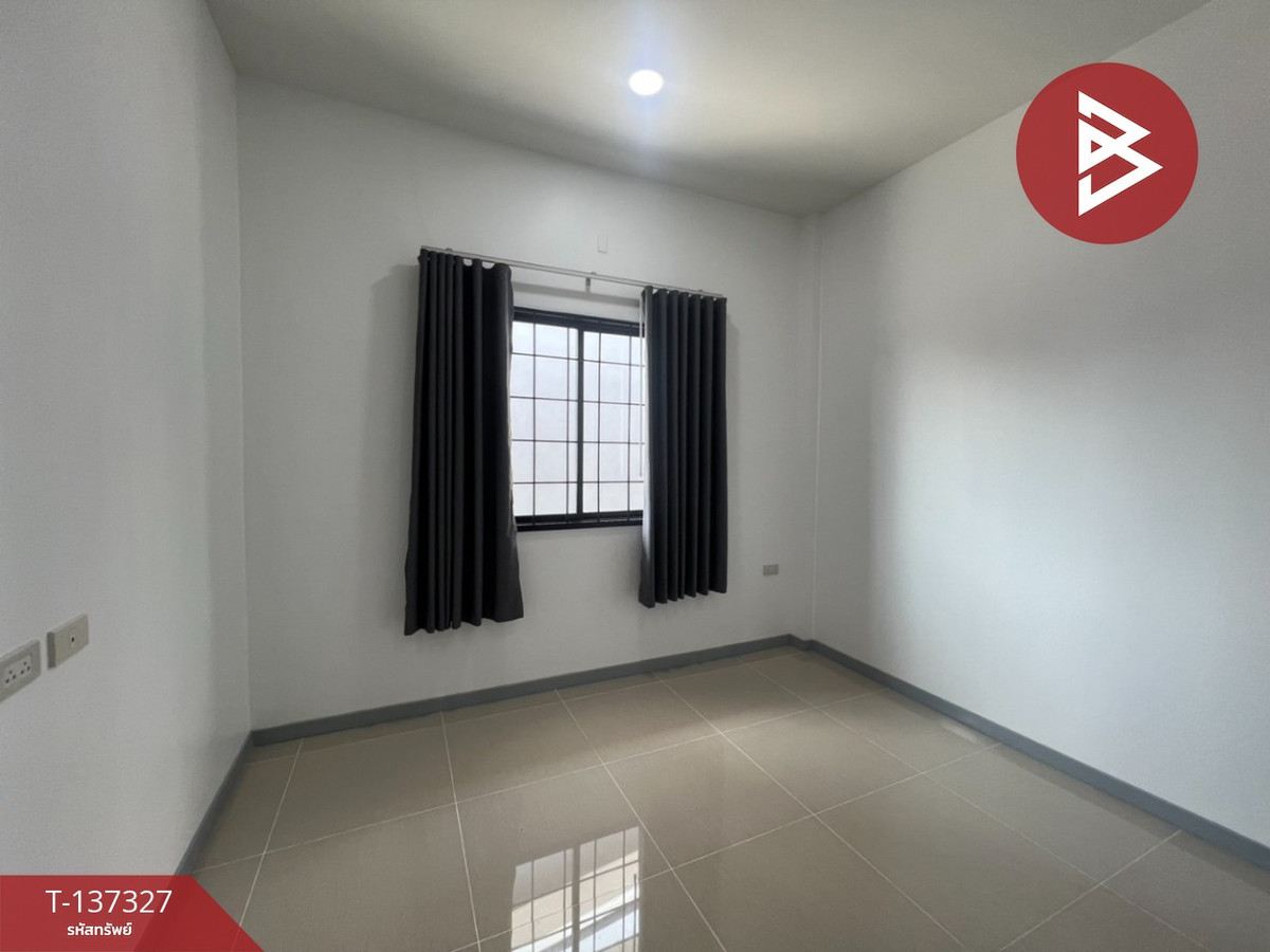 ขายอาคารพาณิชย์ 2 ชั้น ซอยบ่อนไก่ สัตหีบ ชลบุรี ทำเลดี