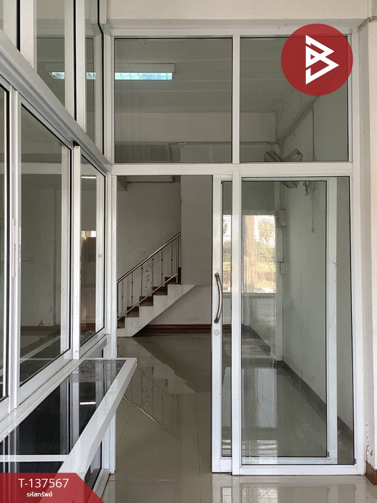 ขายด่วนอาคารพาณิชย์ 2 คูหา พระพุทธบาท สระบุรี ทำเลทอง ติดถนนใกล้แหล่งชุมชน