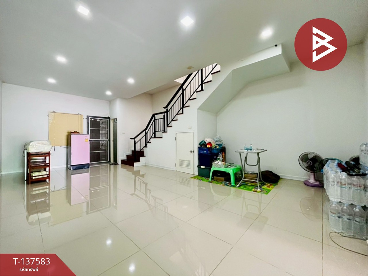 ขายทาวน์เฮ้าส์ 2 ชั้น หมู่บ้านแผ่นดินทอง ลิฟวิ่งโฮม มาบยางพร ระยอง