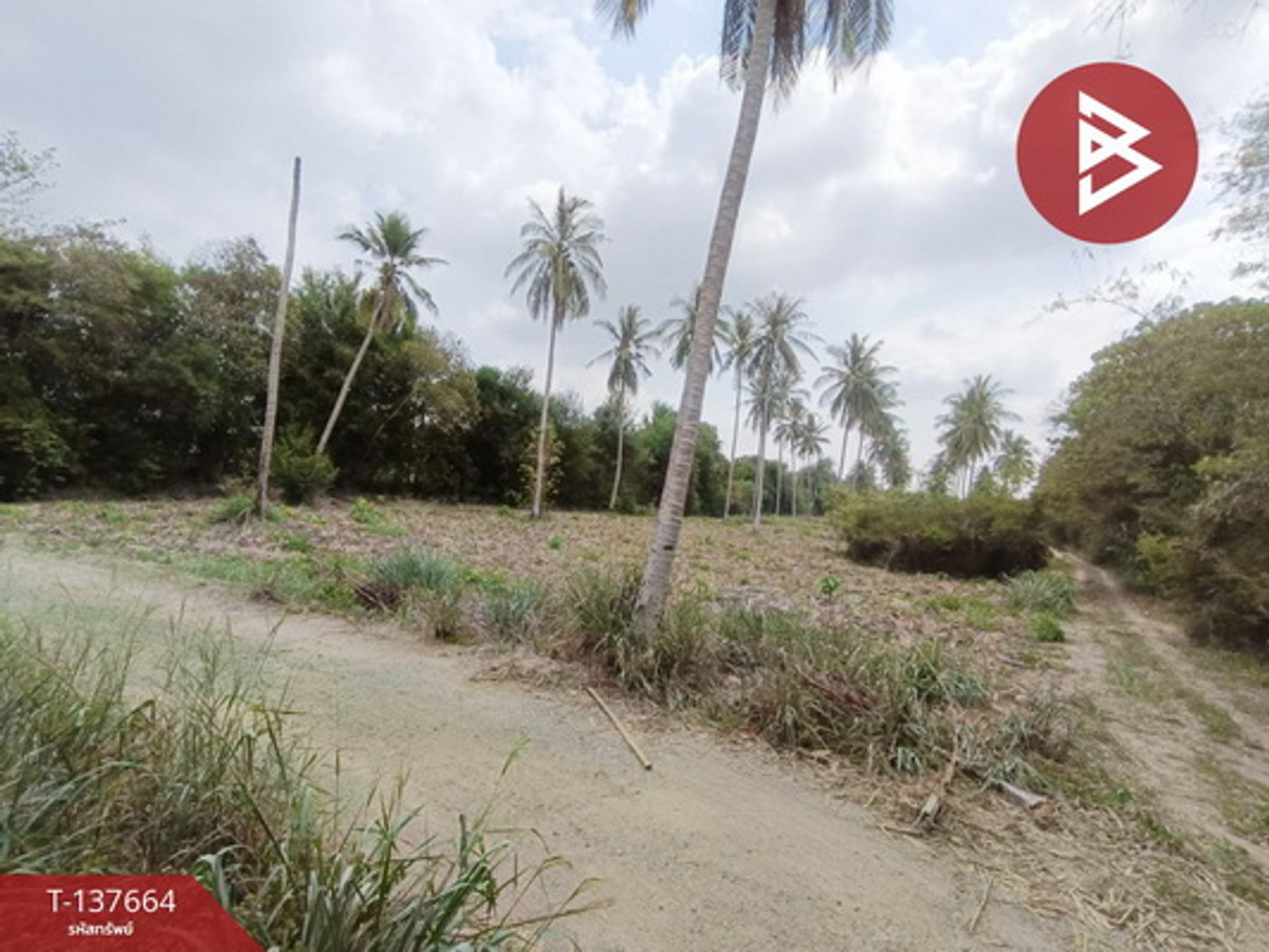 ขายที่ดิน เนื้อที่ 8 ไร่ 1 งาน 61 ตารางวา หุบบอน-เขาคันทรง ศรีราชา ชลบุรี  ใกล้วัดเขาช่องลม