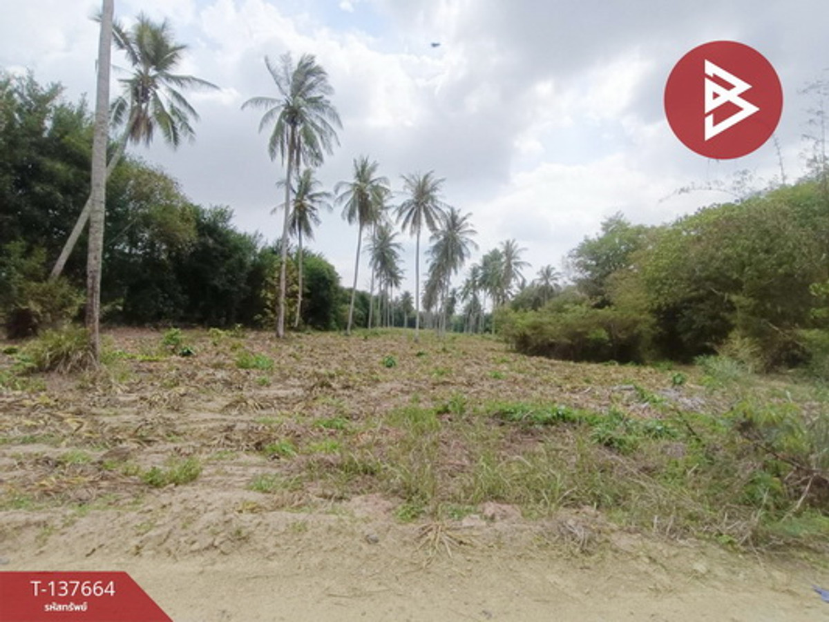 ขายที่ดิน เนื้อที่ 8 ไร่ 1 งาน 61 ตารางวา หุบบอน-เขาคันทรง ศรีราชา ชลบุรี  ใกล้วัดเขาช่องลม