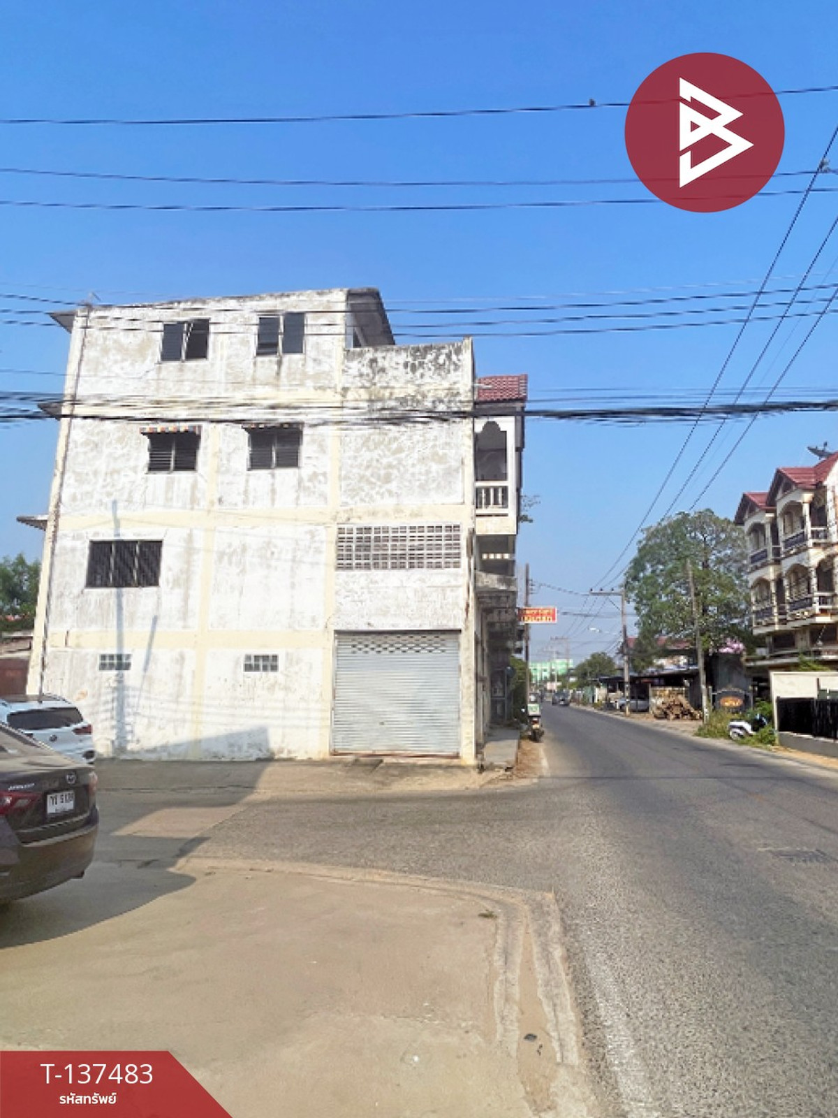 ขายอาคารพาณิชย์ 2 คูหาหลังมุม ถนนบึงพระจันทร์ ต.ในเมือง จ.พิษณุโลก