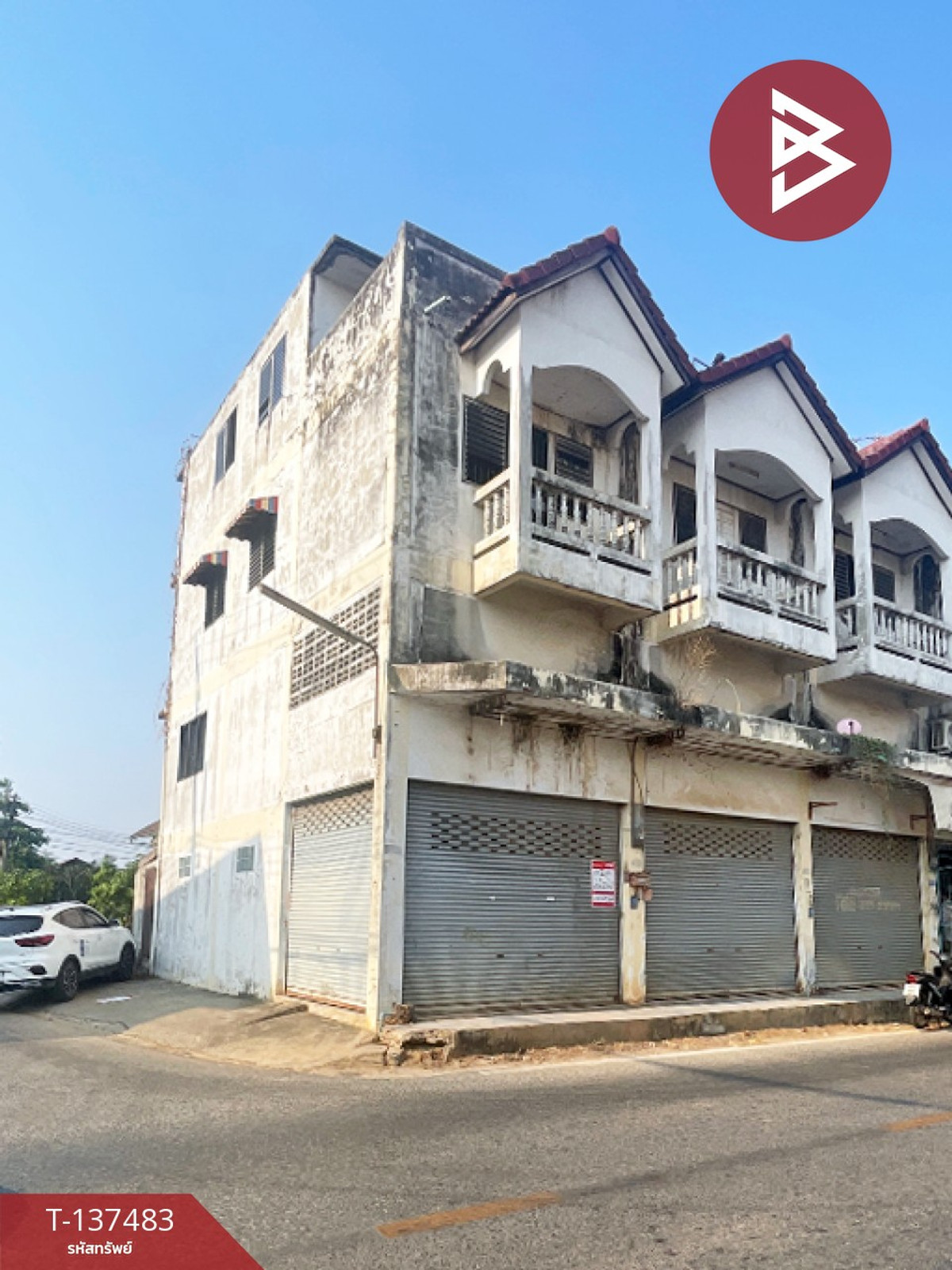 ขายอาคารพาณิชย์ 2 คูหาหลังมุม ถนนบึงพระจันทร์ ต.ในเมือง จ.พิษณุโลก