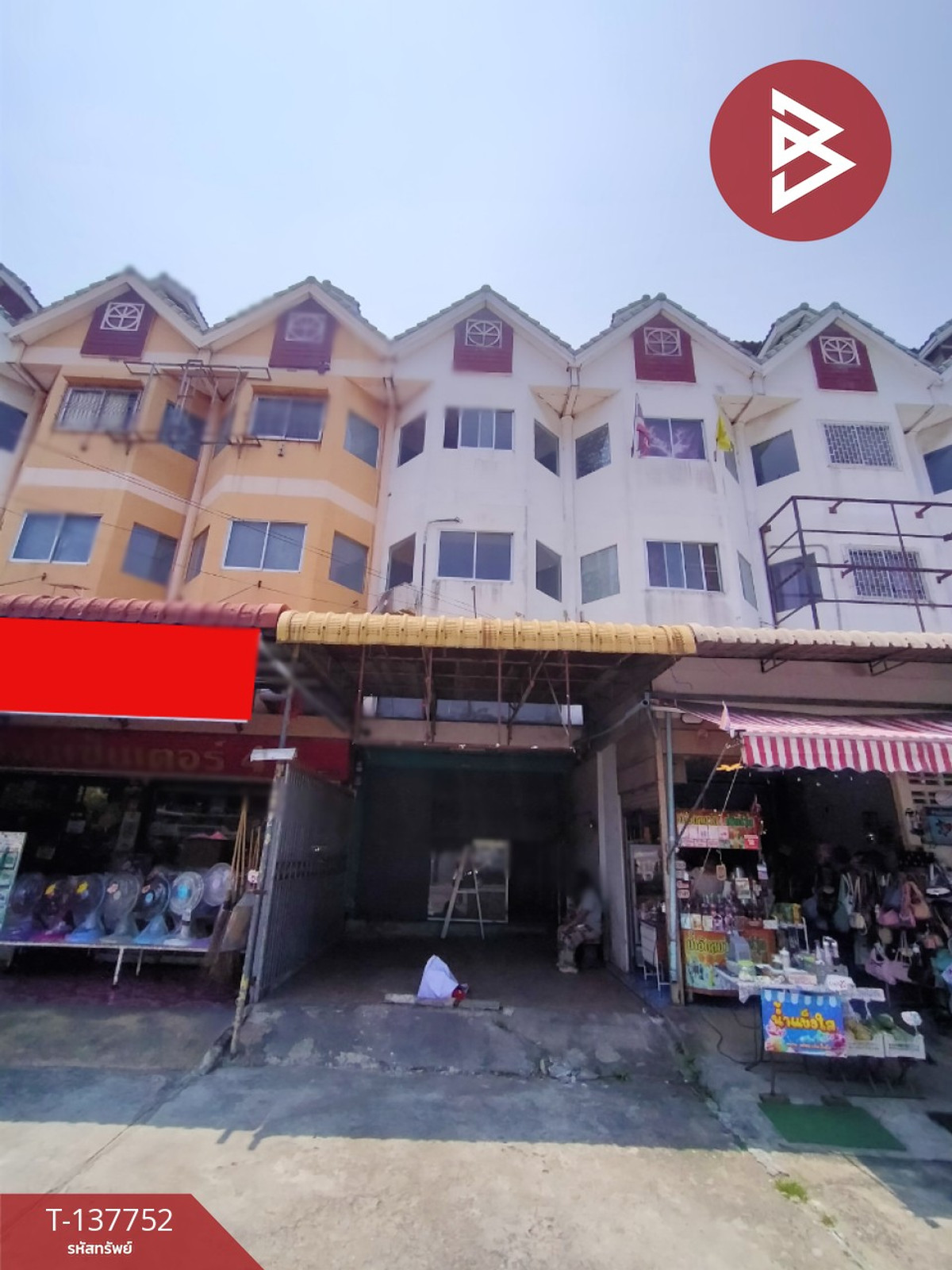 ขายด่วนอาคารพาณิชย์ 4 ชั้น เนื้อที่ 23.5 ตร.วา สมุทรสาคร ติดถนนหน้าหมู่บ้านจิตราเพลส