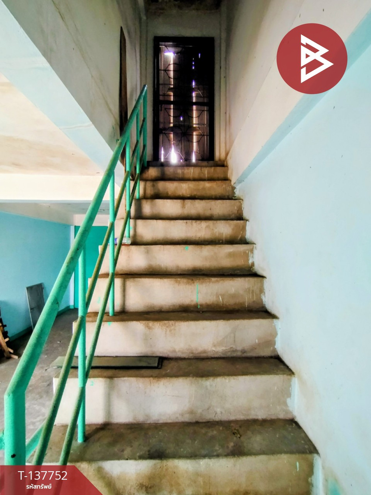 ขายด่วนอาคารพาณิชย์ 4 ชั้น เนื้อที่ 23.5 ตร.วา สมุทรสาคร ติดถนนหน้าหมู่บ้านจิตราเพลส