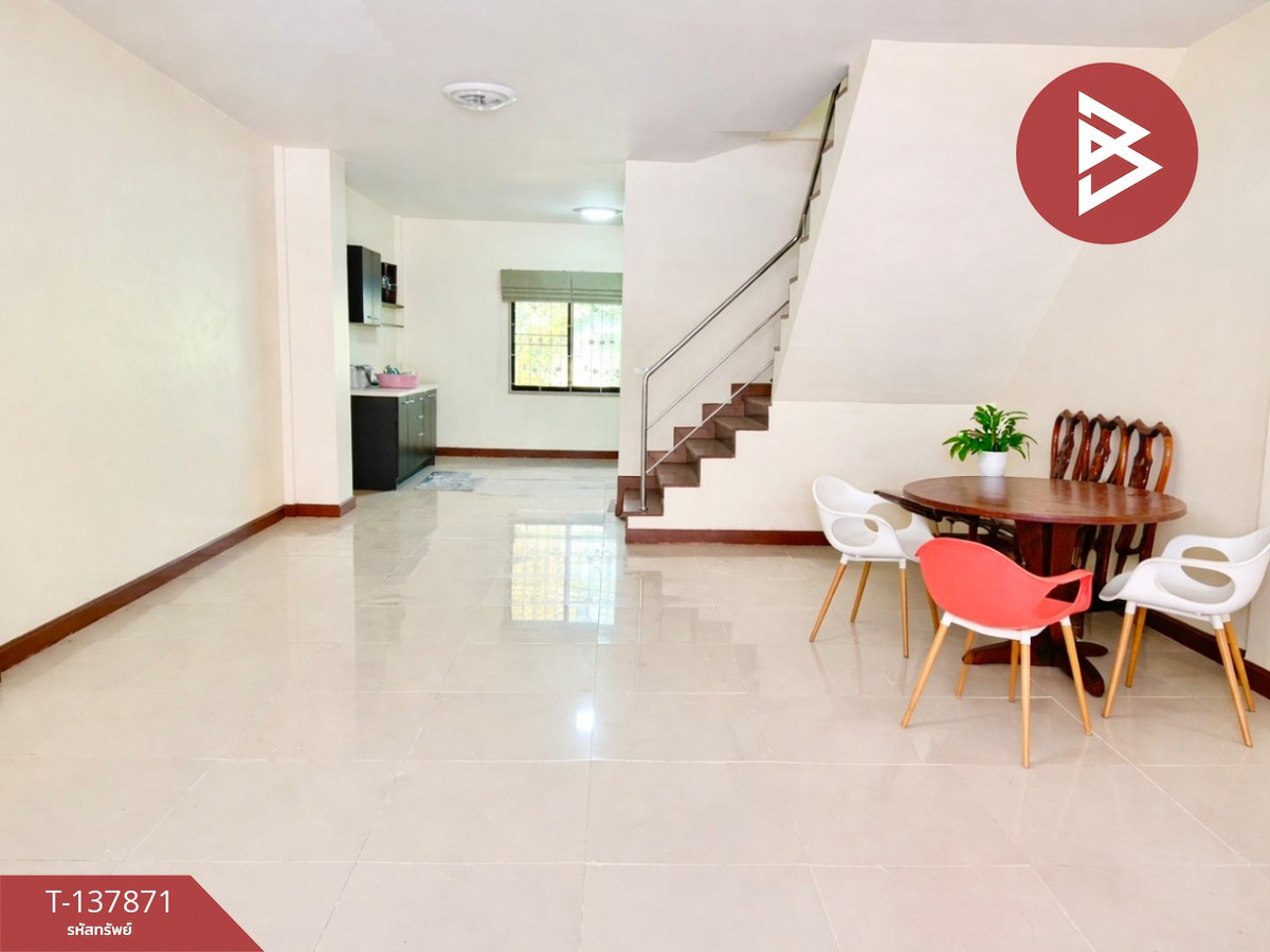 ขายทาวน์เฮ้าส์ เนื้อที่ 32.6 ตารางวา บ้านปึก ชลบุรี