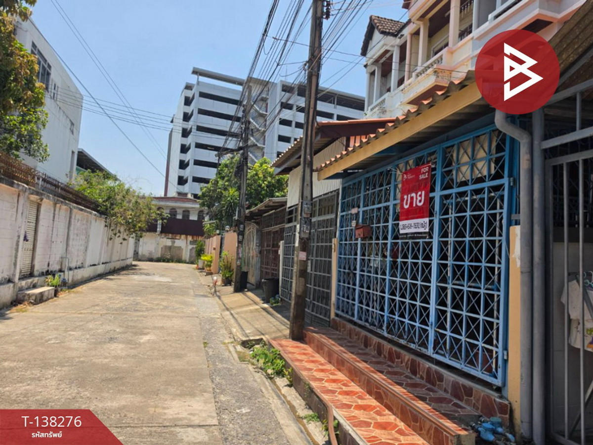 ขายทาวน์เฮ้าส์ 3 ชั้น เนื้อที่ 20.6 ตร.วา ซอยเพชรเกษม 78 กรุงเทพฯ