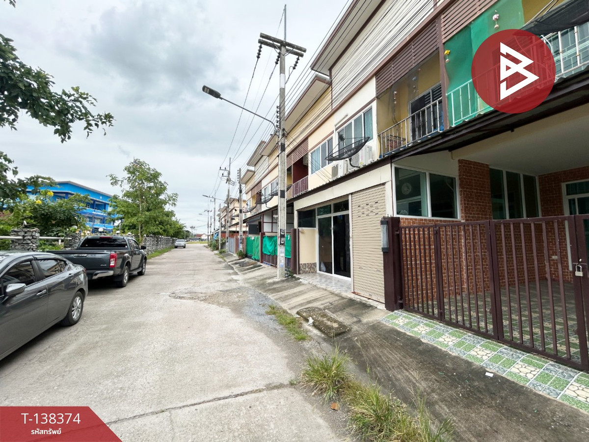 ขายทาวน์เฮ้าส์ หมู่บ้าน ส.ทวีทรัพย์ พนัสนิคม ชลบุรี พื้นที่กว้างขวางหลังมุม