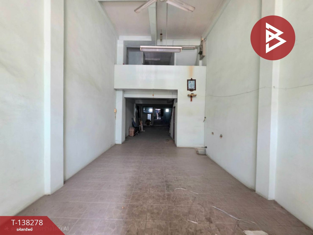 ขายอาคารพาณิชย์ 3 ชั้นครึ่งพร้อมดาดฟ้า เนื้อที่ 21.2 ตร.วา บางขุนเทียน กรุงเทพมหานคร