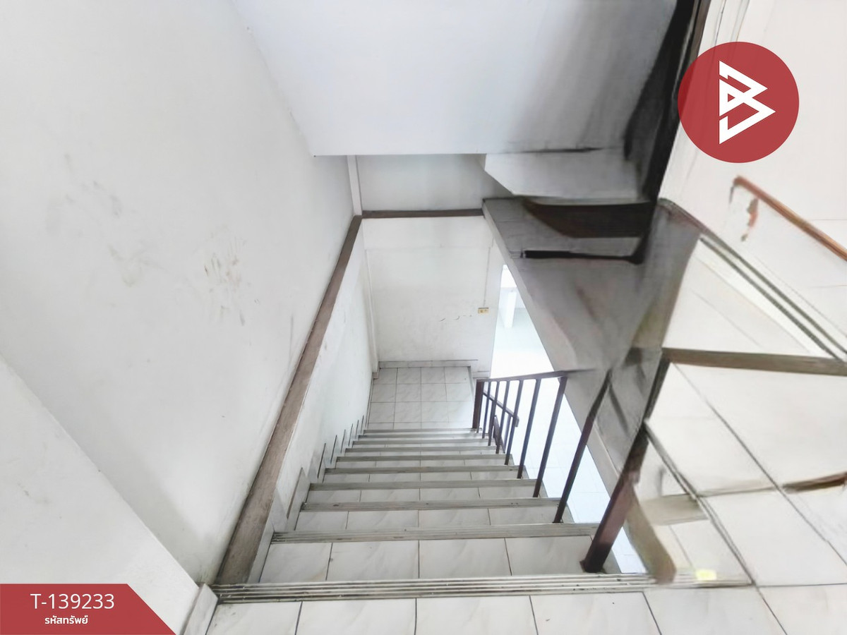 ขายอาคารพาณิชย์ หมู่บ้านรุ่งกิจวิลล่า 5 ซอยร่มเกล้า 56 กรุงเทพฯ