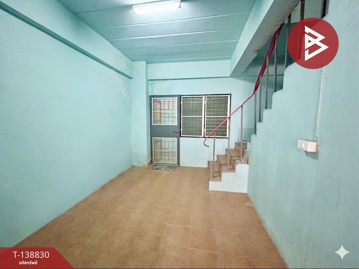 ขายอาคารพาณิชย์ 3.5 ชั้น เนื้อที่ 19 ตร.วา พานทอง ชลบุรี