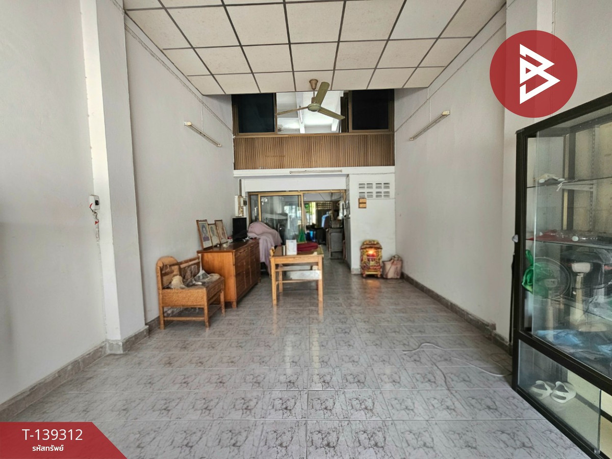 ขายอาคารพาณิชย์​ 3 ชั้น เนื้อที่ 20 ตร.วา บ้านสวน ติดถนนพระยาสัจจา ชลบุรี