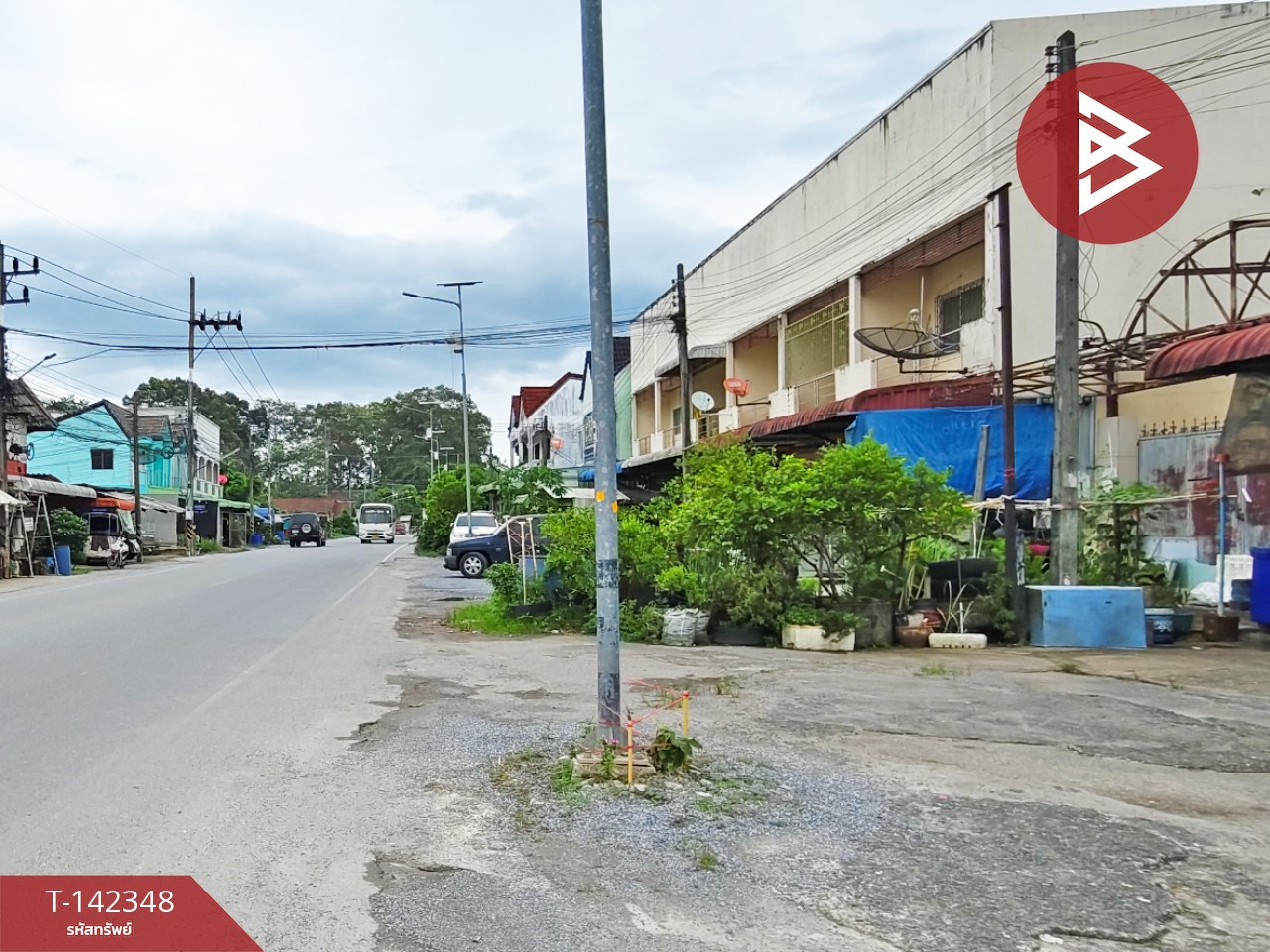 ขายอาคารพาณิชย์ เนื้อที่ 26.8 ตร.วา นาเคียน นครศรีธรรมราช รีโนเวทใหม่ ติดถนน