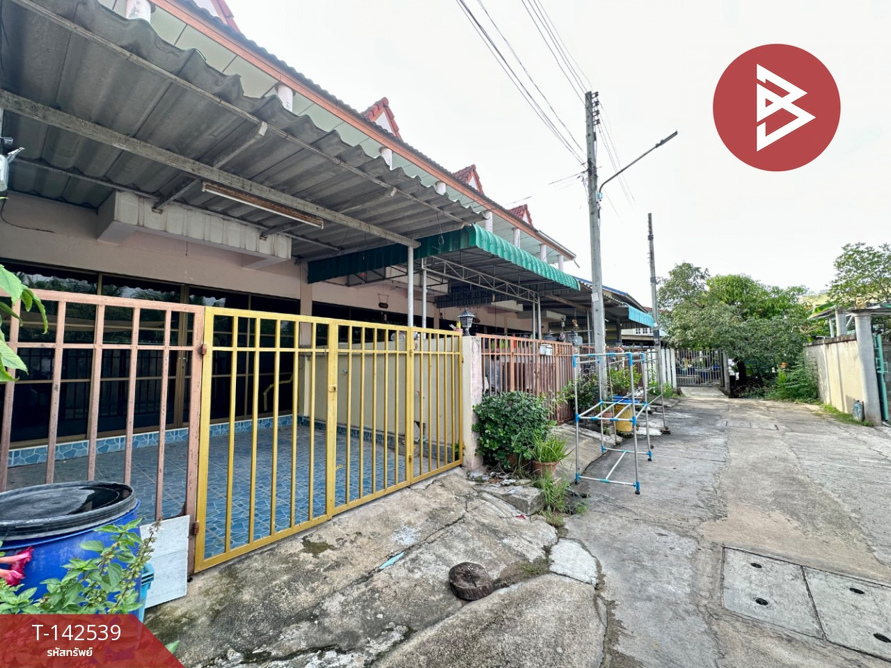 ขายทาวน์เฮ้าส์ เนื้อที่ 16 ตร.วา ซ.แม่ประทินอุทิศ สมุทรสงคราม ทำเลท้ายหาด