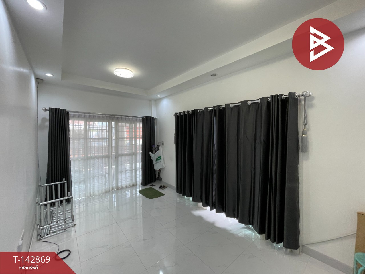 ขายบ้านแฝด หมู่บ้านเพชรลดา เนื้อที่ 44 ตร.วา อ.ศรีมหาโพธิ จ.ปราจีนบุรี ทำเลดี ใกล้นิคม 304
