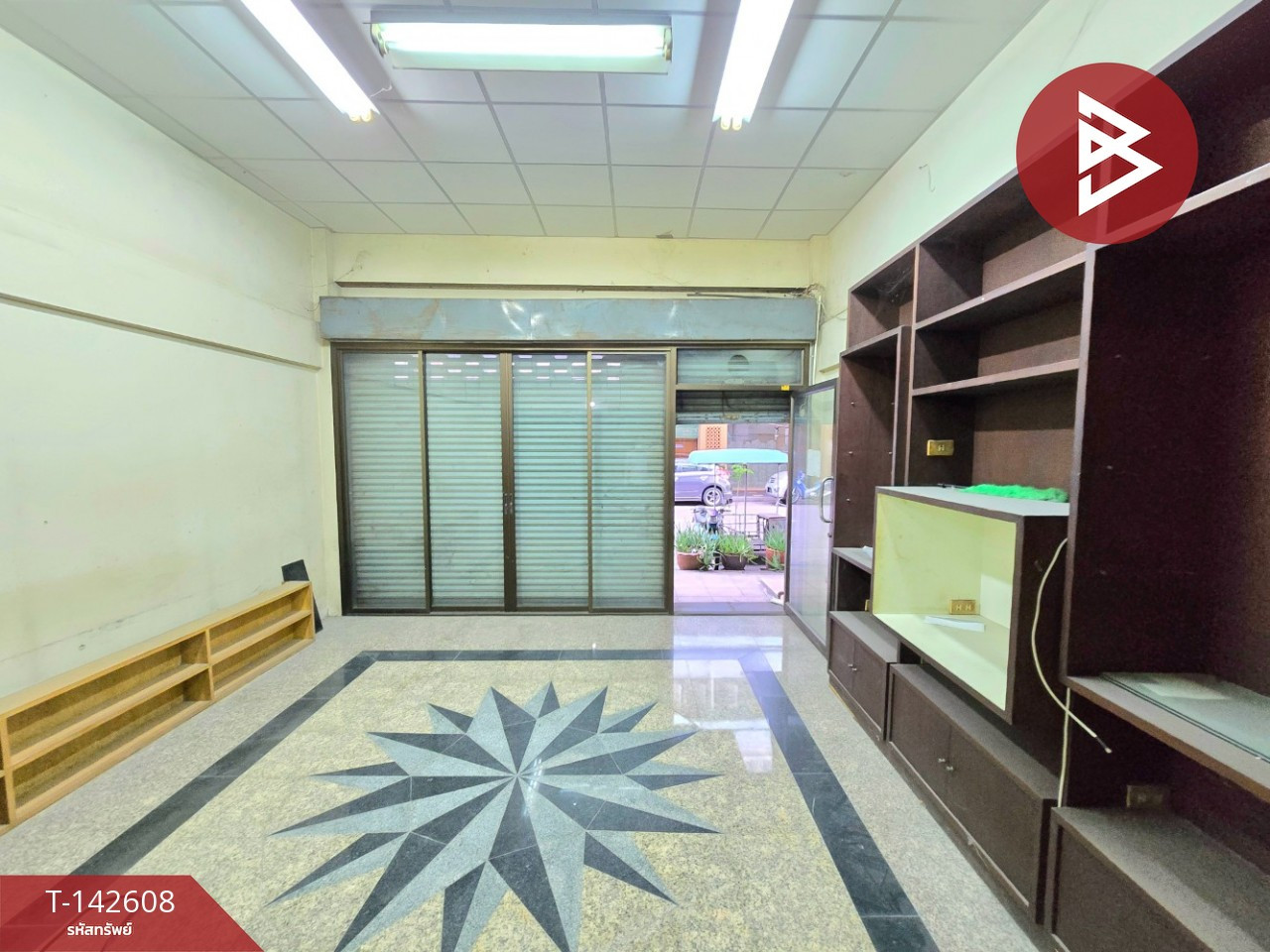 ขายอาคารพาณิชย์ 4 ชั้น เนื้อที่ 14.2 ตร.วา ถนนต้นสน-องค์พระ เมืองนครปฐม