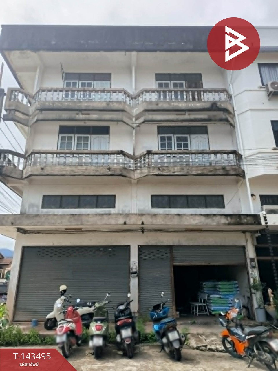 ขายอาคารพาณิชย์ 3 ชั้นครึ่ง 2 คูหา ต.คลองนารายณ์ จันทบุรี ทำเลดีติดถนน