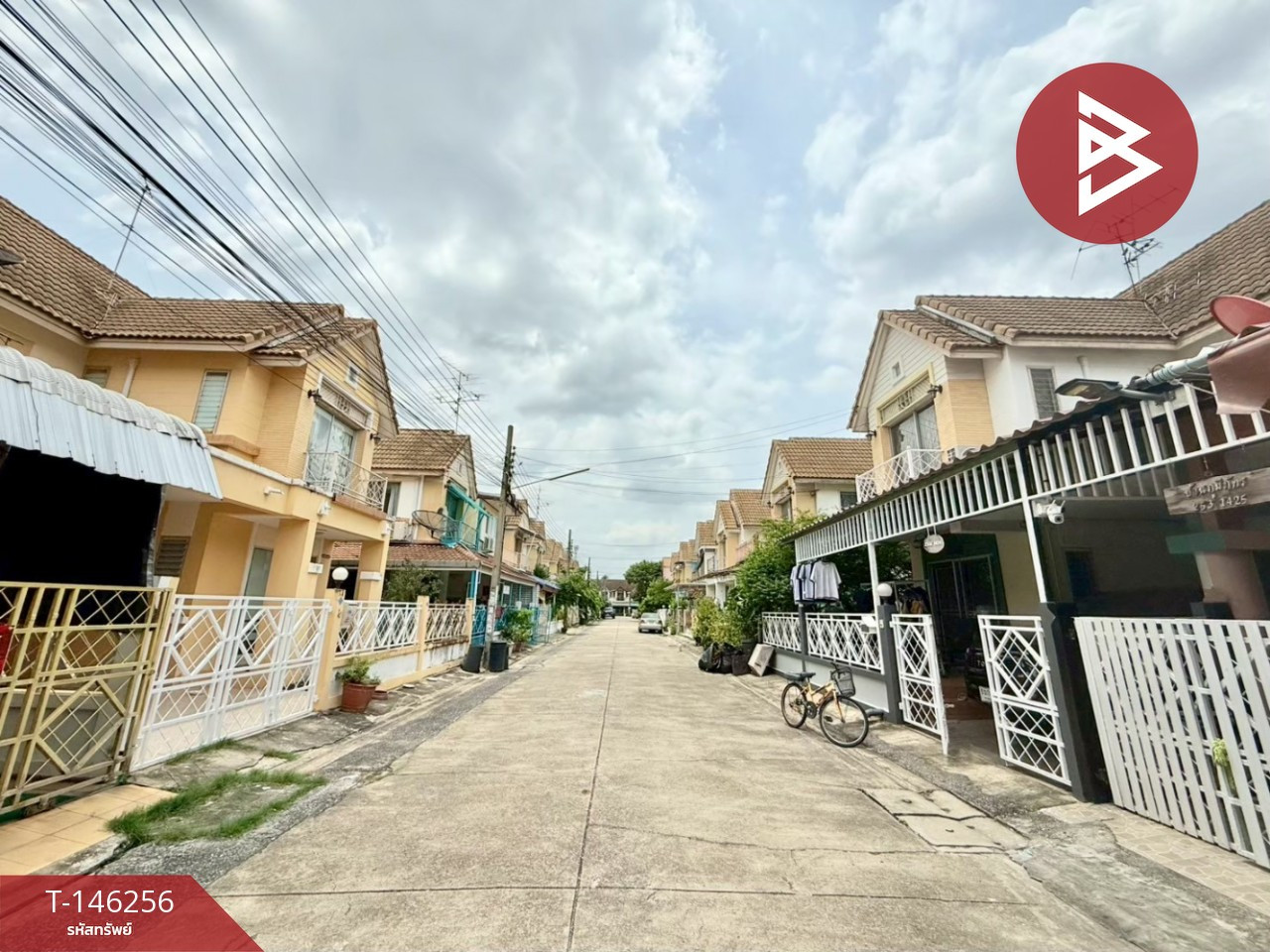 ขายบ้านแฝด หมู่บ้านพูนสินธานี 3 ลาดกระบัง กรุงเทพมหานคร