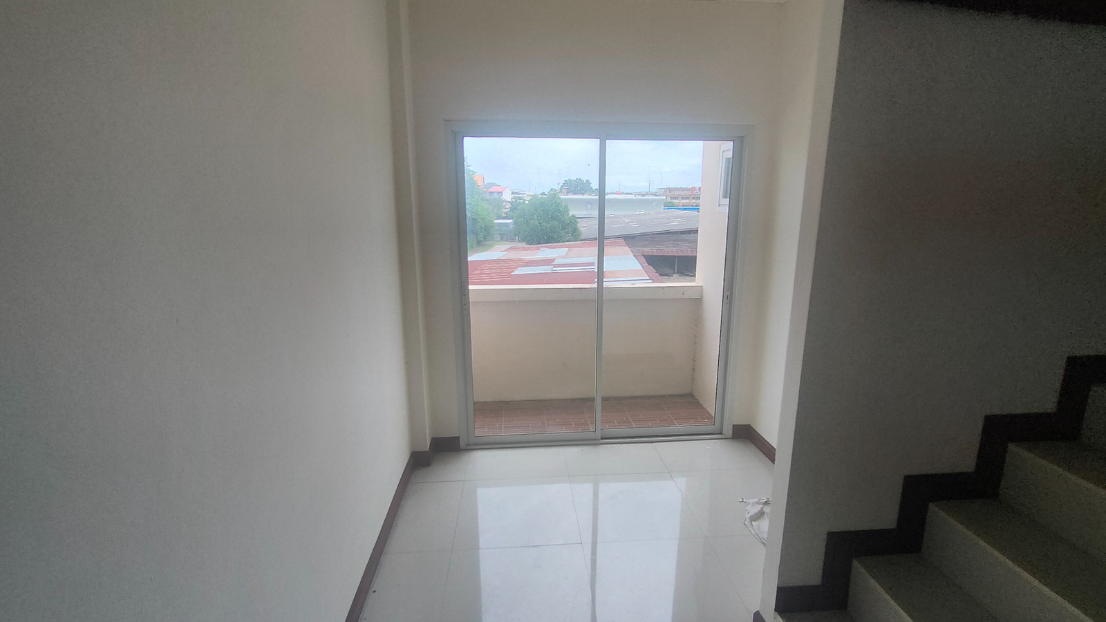 ขายอาคารพาณิชย์ 3 ชั้น เนื้อที่ 25.8 ตร.วา ท่ามะกา กาญจนบุรี