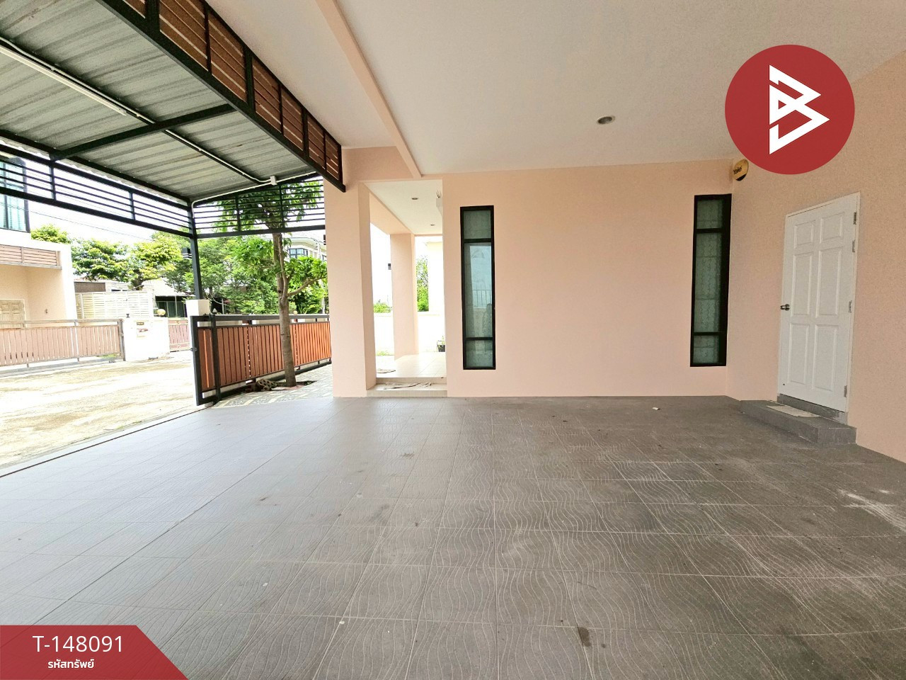 ขายบ้านเดี่ยว หมู่บ้านวราศิริเพลส ชลบุรี (Warasiri Place) พร้อมเข้าอยู่