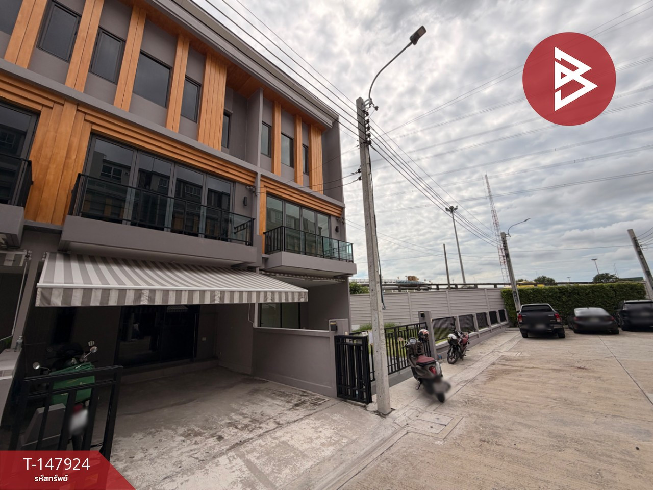 ขายทาวน์โฮม โครงการไอเจ้นท์ พรีเมียม ทาวน์โฮม พัฒนาการ (Eigen Premium Townhome Pattanakarn) ประเวศ กรุงเทพมหานคร