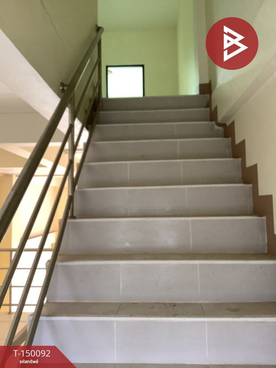 ขายอาคารพาณิชย์ 3 ชั้น เนื้อที่ 20.4 ตร.วา พิชัย อุตรดิตถ์